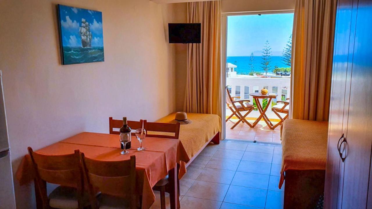 Kalimera Hotel Agia Marina  Exterior photo
