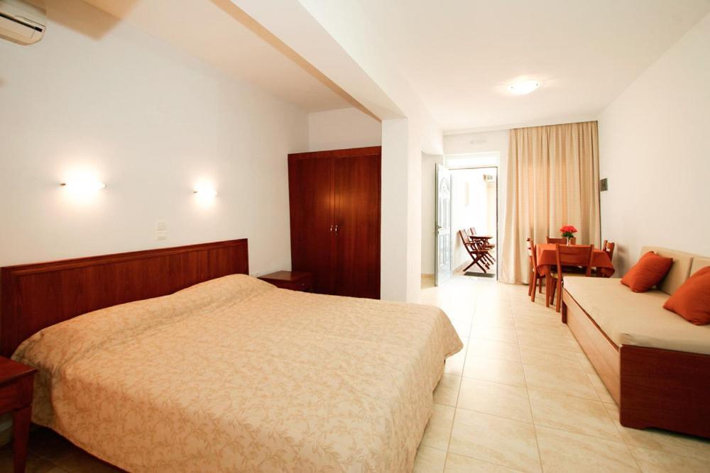 Kalimera Hotel Agia Marina  Exterior photo